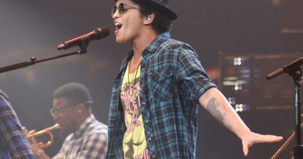 How much is bruno mars worth